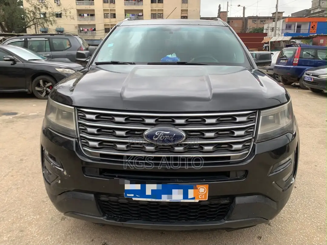 Ford Explorer Base 4dr FWD (3.5L 6cyl 6A) 2017 Gris