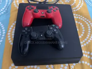 Ps4 C’est Slim Très en Forme Avec 2 Manettes À Vendre Prix K.O