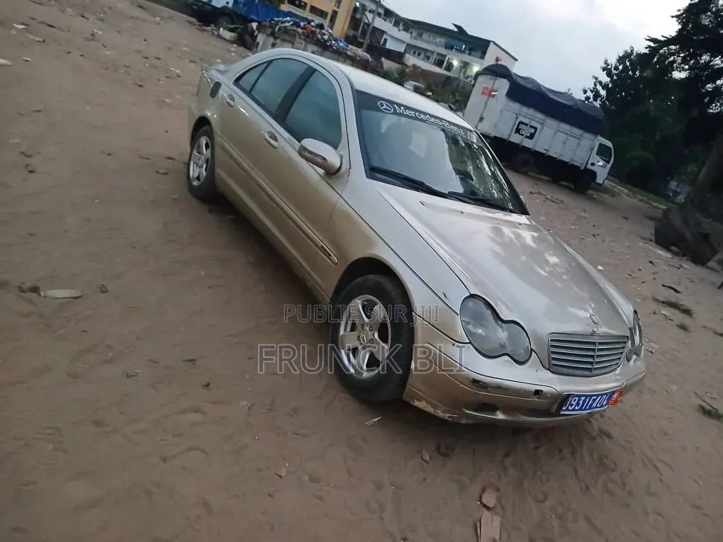 Mercedes-Benz C200 2004 Gris