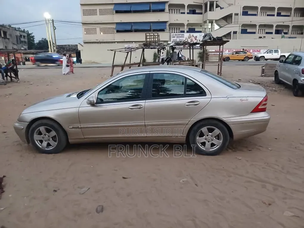 Mercedes-Benz C200 2004 Gris