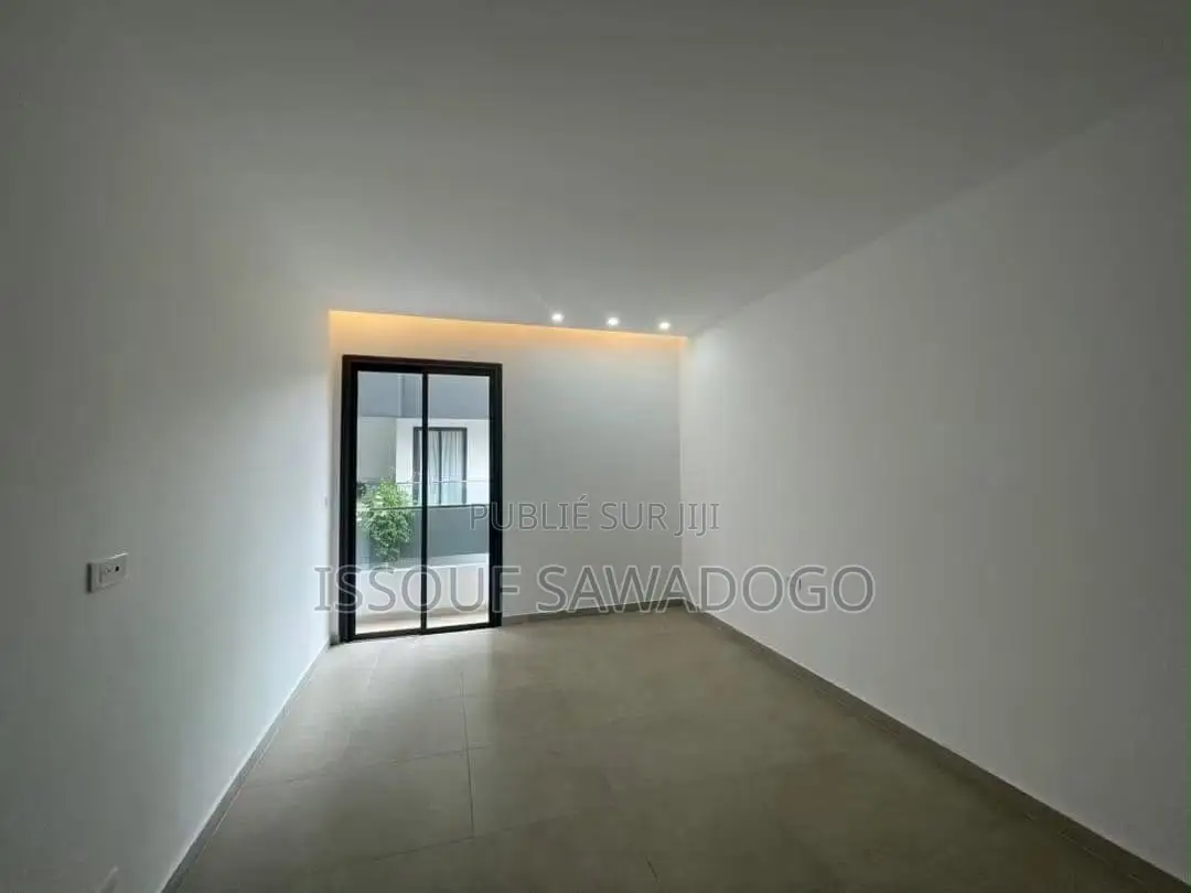 4chbre Appartement-terrasse dans Isbank, Cocody à Louer