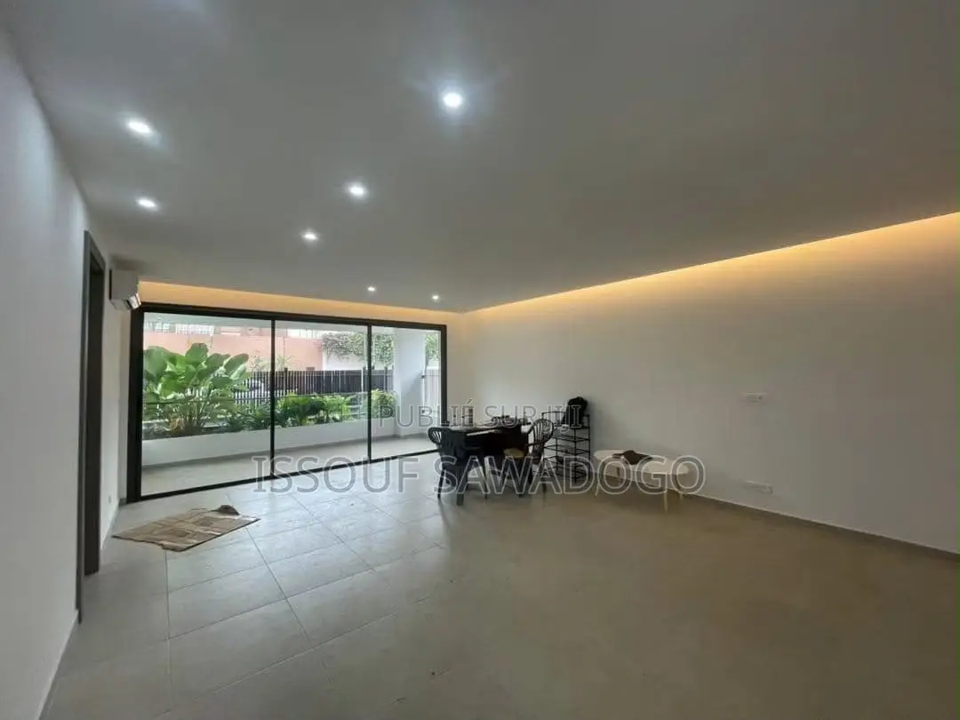 4chbre Appartement-terrasse dans Isbank, Cocody à Louer