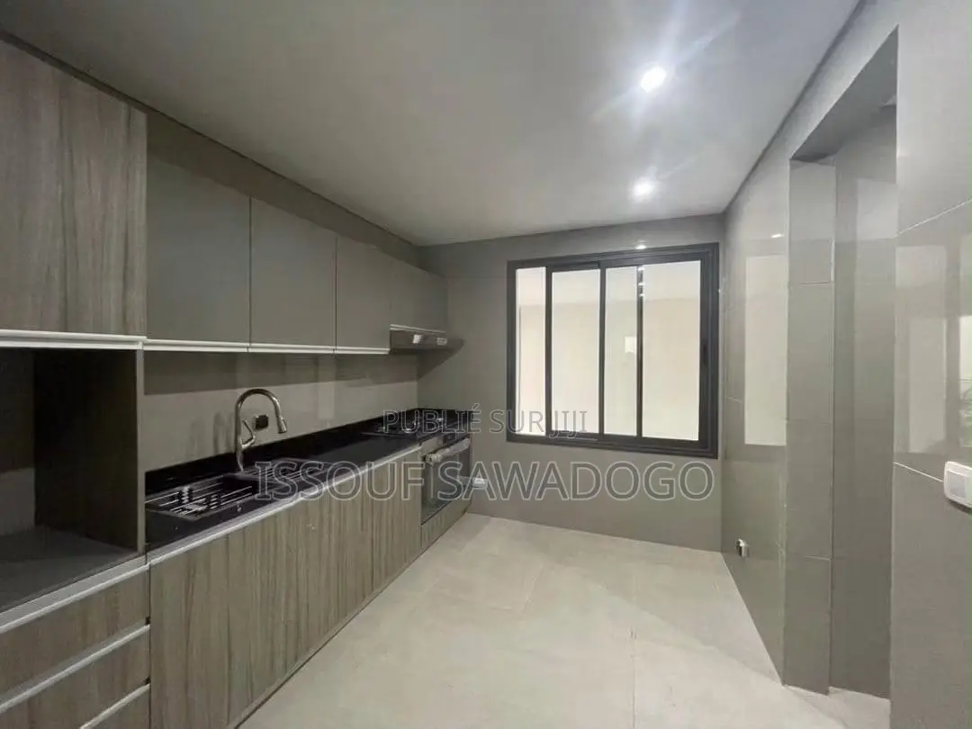 4chbre Appartement-terrasse dans Isbank, Cocody à Louer