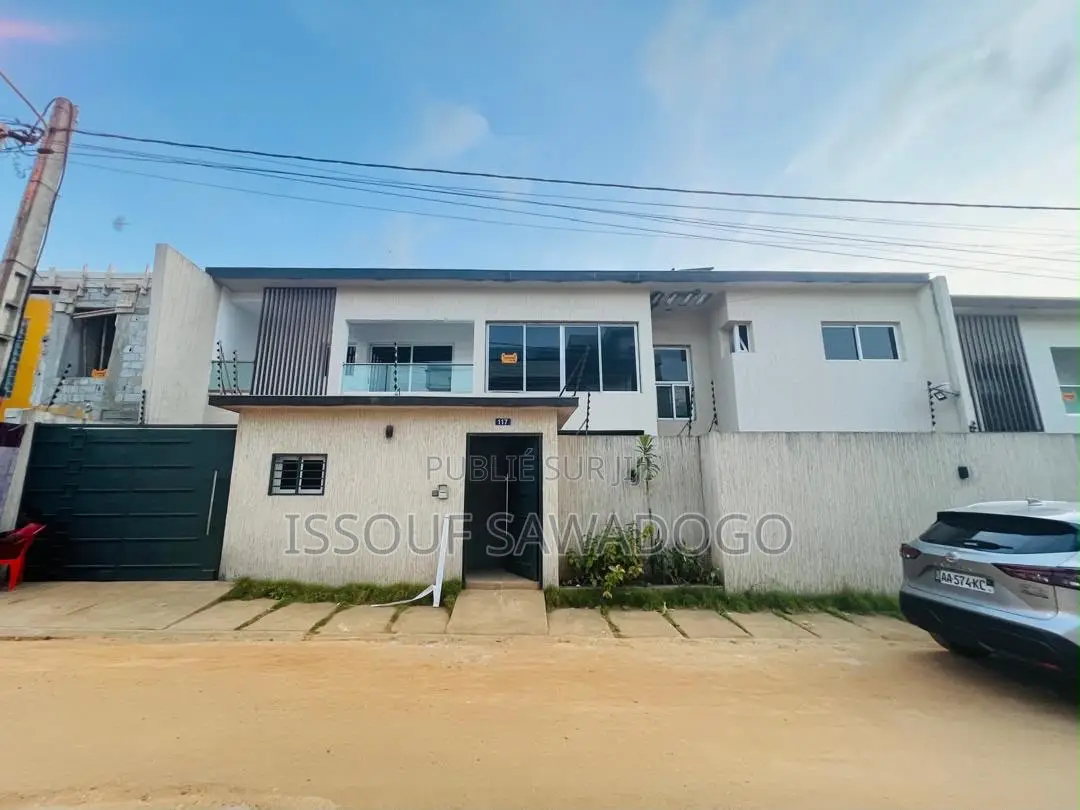 6chbre Duplex dans Isbank, Cocody à Louer
