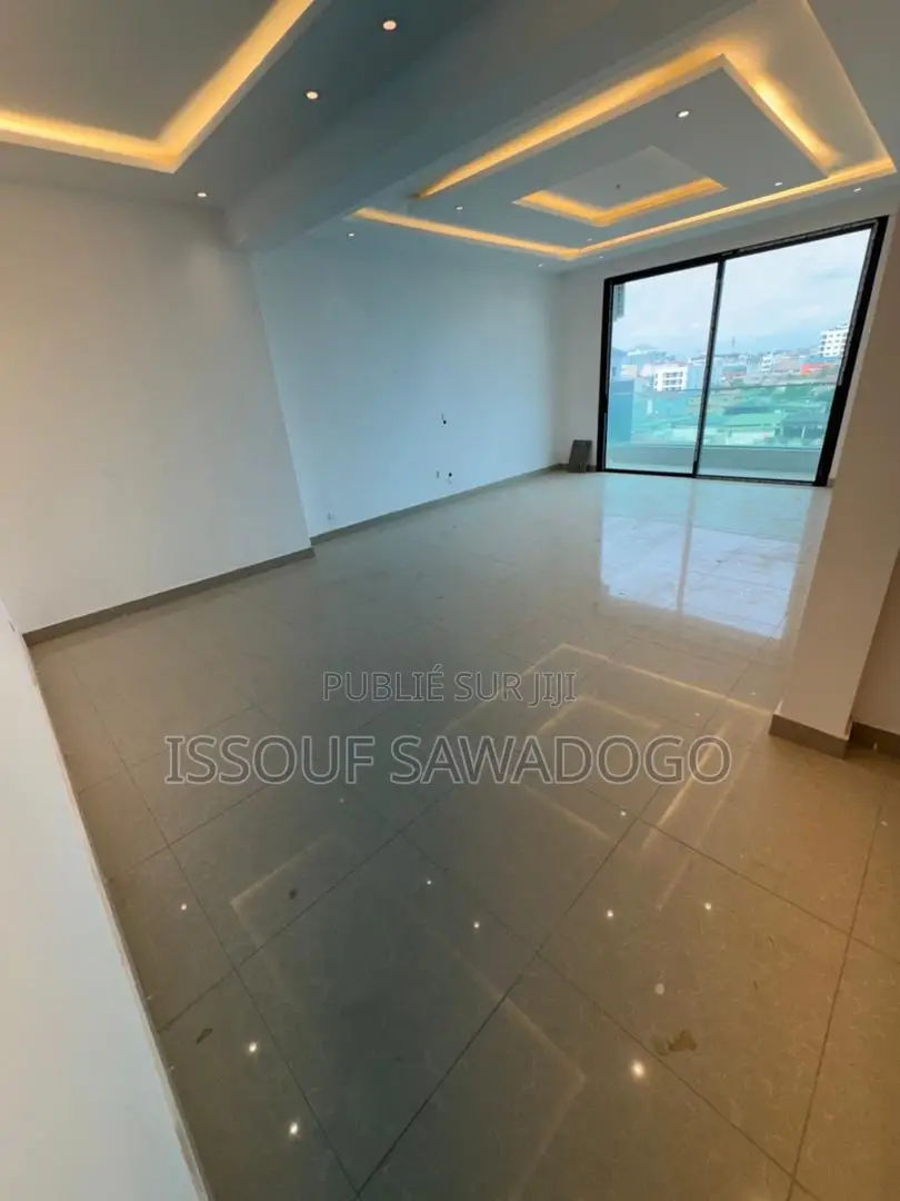 4chbre Appartement dans Isbank, Cocody à Vendre