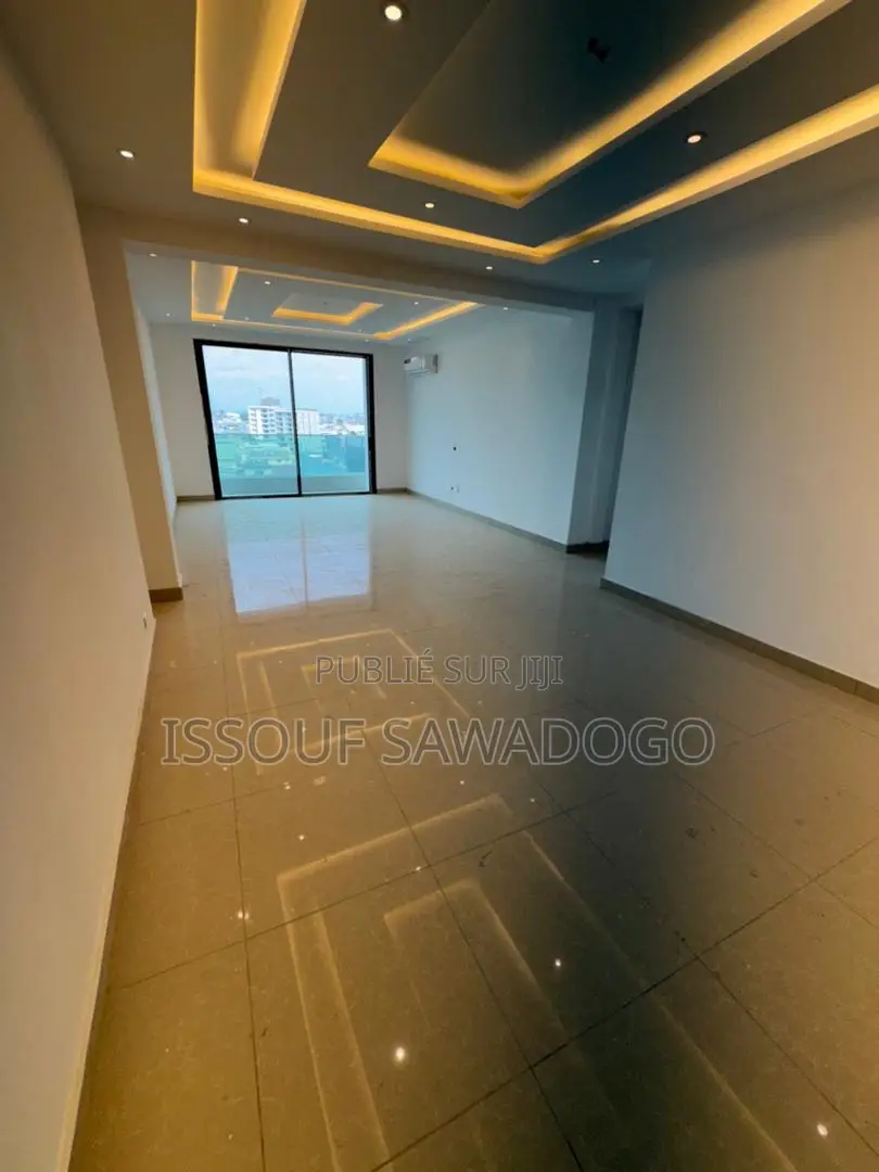 4chbre Appartement dans Isbank, Cocody à Vendre