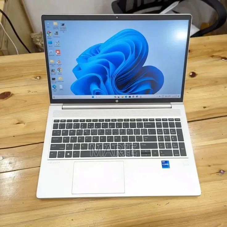 Nouveau Lenovo 300e 128GB Intel Core i3 SSHD+SSD 350GB