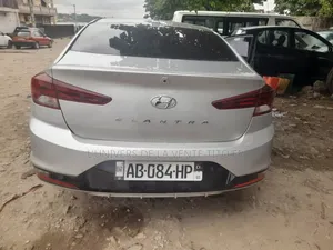 Hyundai Elantra Limited 2021 Gris