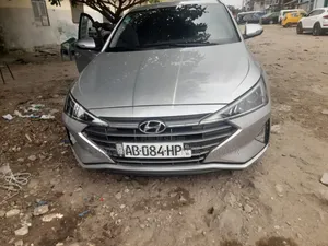 Hyundai Elantra Limited 2021 Gris