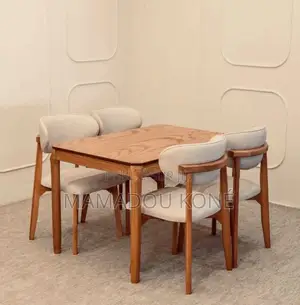 Voilà Une Table À Manger Moderne Disponible Uniquement Sur Commande