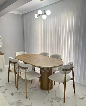 Table À Manger 6 Chaises Conçu Avec Précisions Et Très Bonne Finition