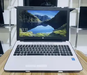 Nouveau HP EliteBook 840 G3 4GB Intel Core i3 HDD 500GB
