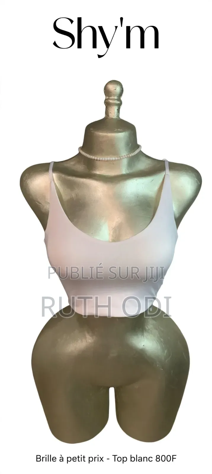 Vêtements De Femme Disponible Avec Toutes Les Tailles