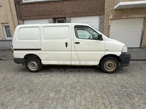 Toyota HiAce 2019 Blanc