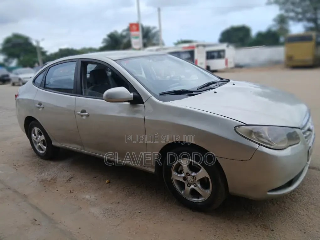Hyundai Elantra 2008 Gris