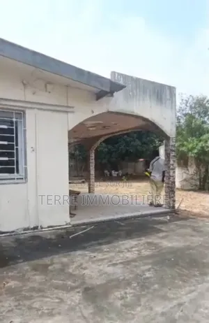 3chbre Villa dans La Terre Immobilière, Cocody à Louer