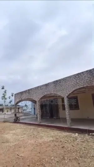 3chbre Villa dans La Terre Immobilière, Cocody à Louer