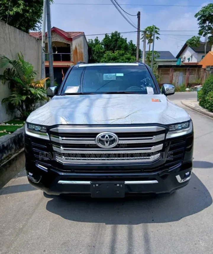 Nouveau Toyota Land Cruiser 2026 Noir