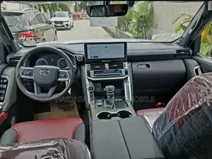 Nouveau Toyota Land Cruiser 2026 Noir