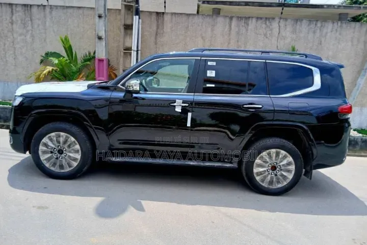 Nouveau Toyota Land Cruiser 2026 Noir