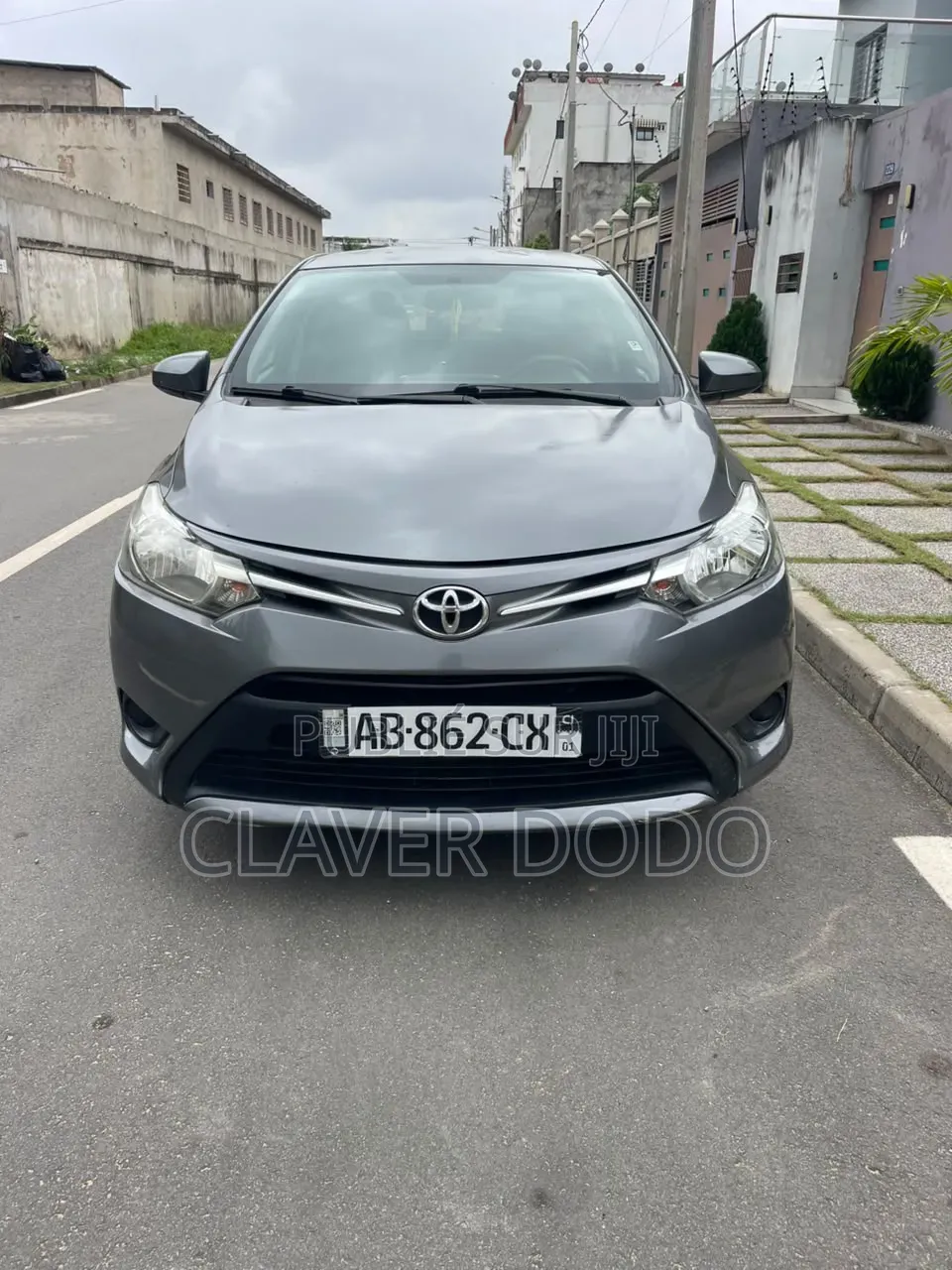 Toyota Yaris 2016 Gris