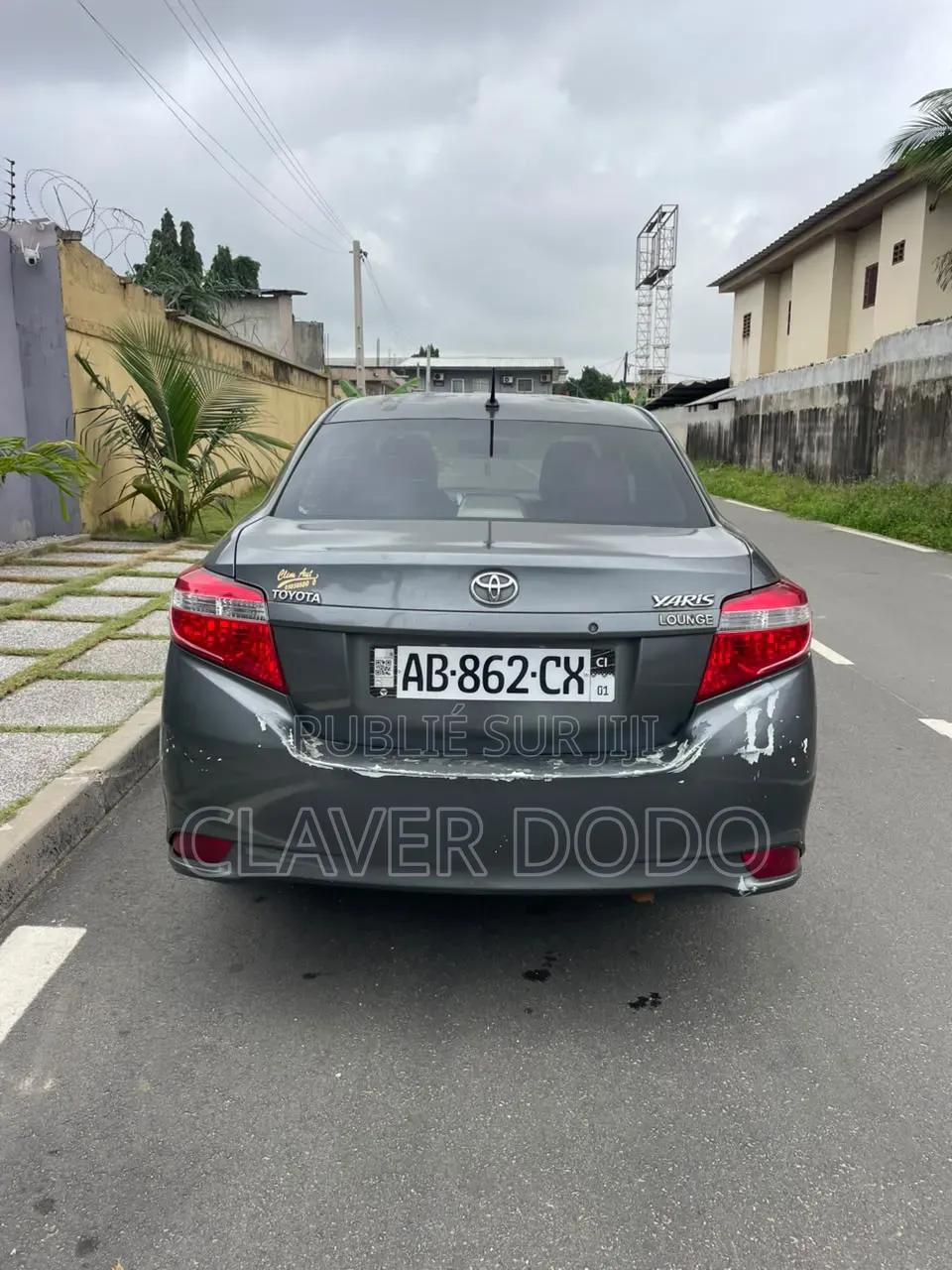 Toyota Yaris 2016 Gris
