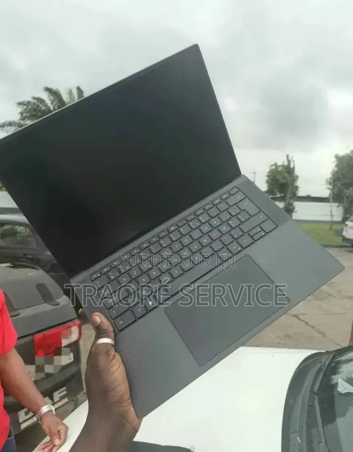Nouveau Ordinateur de bureau HP 200 G4 32GB Intel Core i9 HDD 512GB
