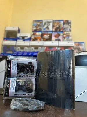 Ps3 Avec Plus De 20 Jeux Et Deux Manettes