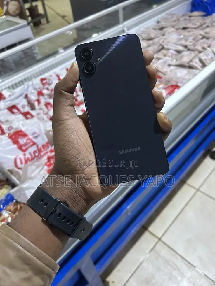 Nouveau Samsung Galaxy A06 128 GB Noir