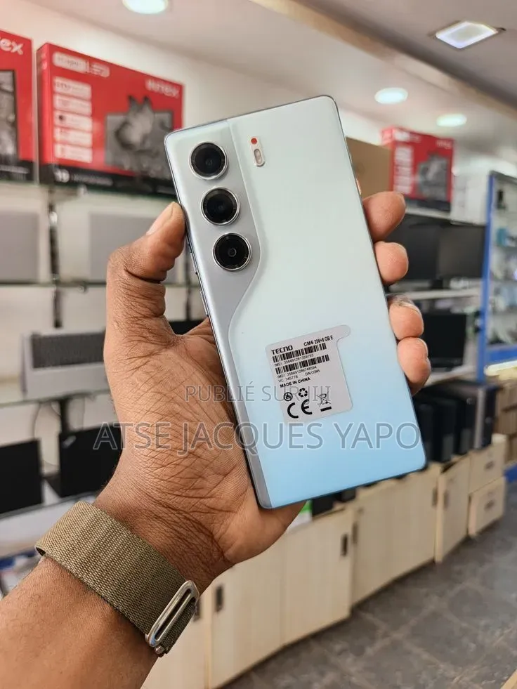 Nouveau Tecno Camon 40 Pro 5G 256 GB Autre