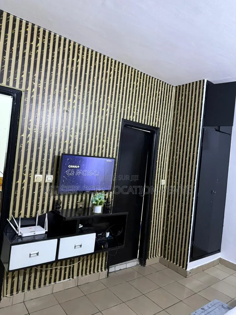 Meublé 1chbre Appartement dans Marcory à Louer