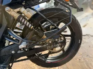Nouveau TVS Apache 180 RTR 2023 Noir