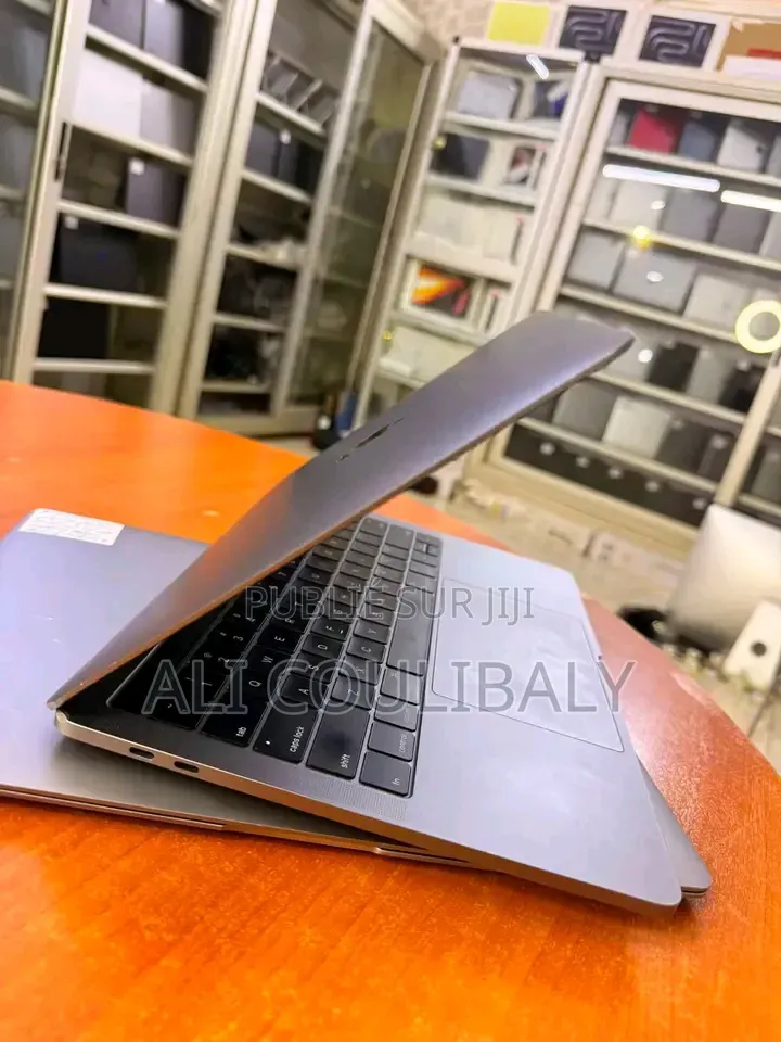 Nouveau Apple MacBook 2016 16GB Intel Core i5 eMMC 512GB