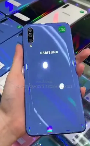 Nouveau Samsung Galaxy A70 128 GB Gris
