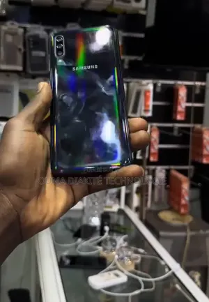 Nouveau Samsung Galaxy A70 128 GB Doré