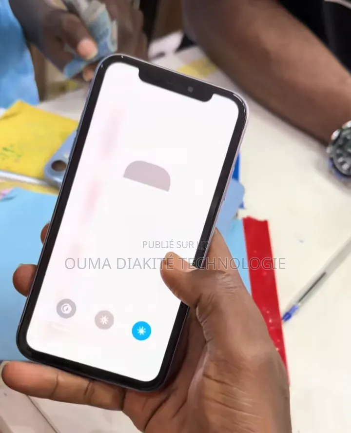 Nouveau Apple iPhone 11 64 GB Blanc