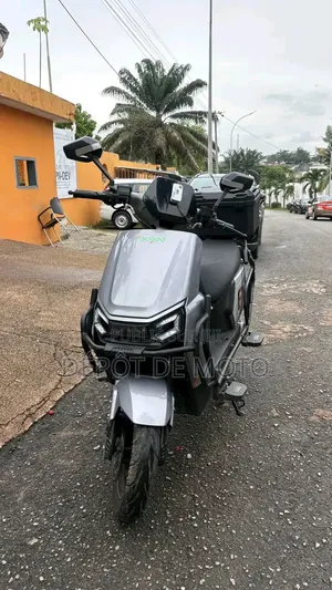 Nouveau Revoo C32 2026 Gris
