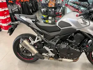 Nouveau Honda CB 2025 Gris