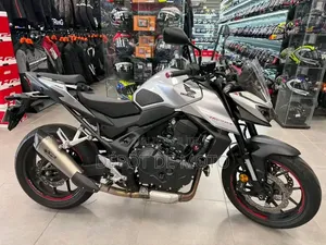Nouveau Honda CB 2025 Gris