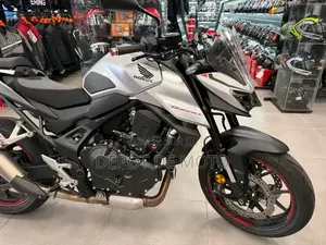 Nouveau Honda CB 2025 Gris