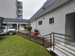 4chbre Villa dans Cocody à Vendre