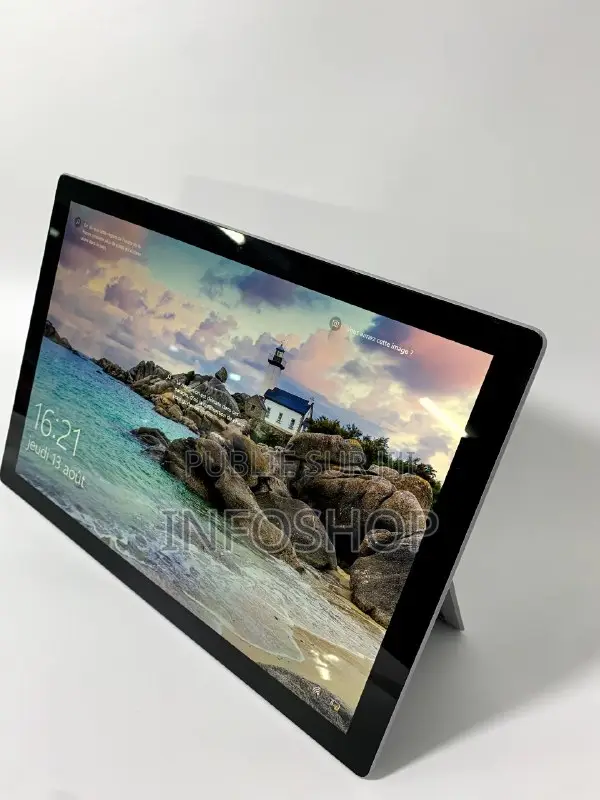 Nouveau Microsoft Surface Pro 5 8GB Intel Core i5 SSD 256GB