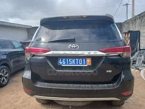 Toyota Fortuner 2020 Noir