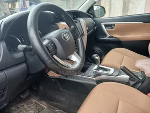 Toyota Fortuner 2020 Noir