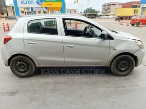 Mitsubishi Spacestar 2017 Gris
