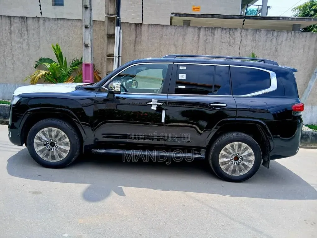 Nouveau Toyota Land Cruiser 2026 Noir