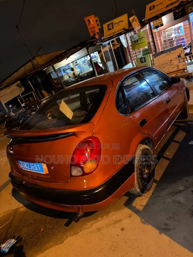 Toyota Corolla 2002 Orange
