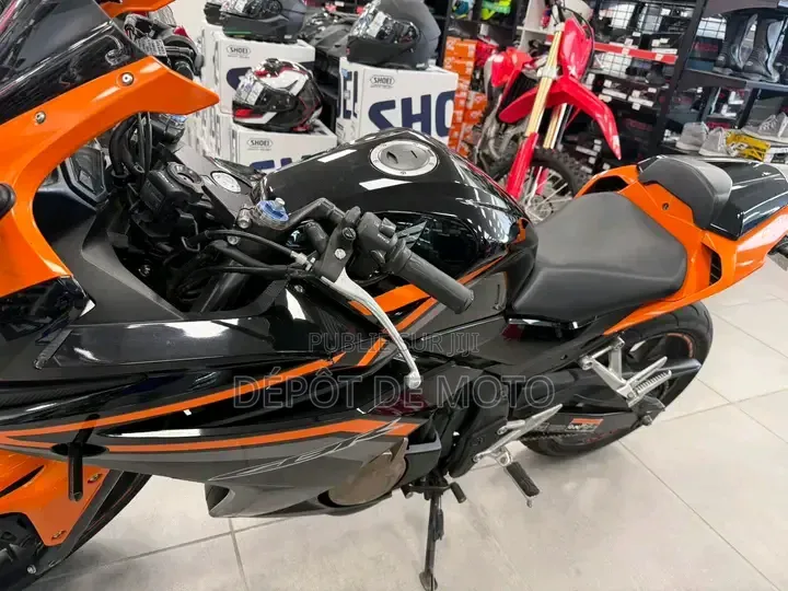 Nouveau Honda CBR 2017 Orange