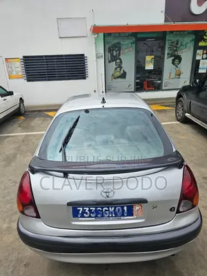 Toyota Corolla 2000 Gris