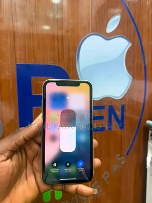 Nouveau Apple iPhone XR 64 GB Jaune